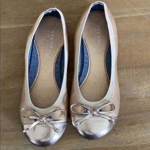 Girls Sperry metallic flats
